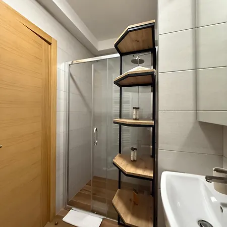 Privatni A31 Vucko Apartment 4*