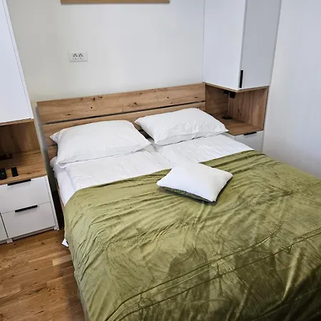Apartment Privatni A31 Vucko 4*
